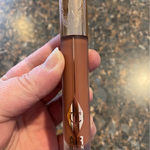 Charlette Tilbury Makeup - Picture 2 of 7